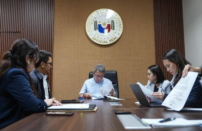 Duterte's husband Carpio raises legal issues, seeks judicial review in release of tax records