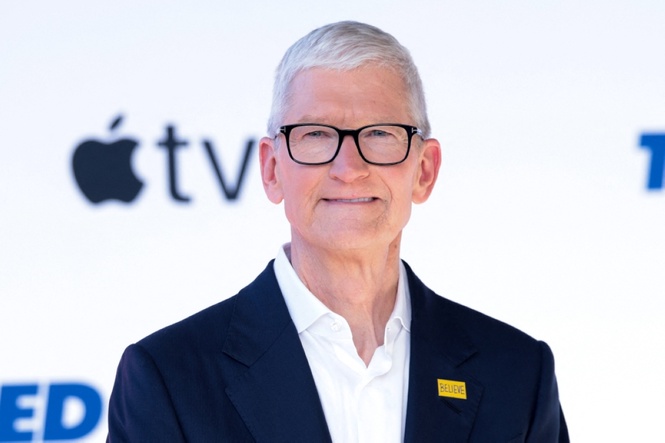 Apple tops estimates in CEO’s last quarter