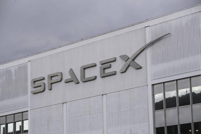 Investors’ questions on SpaceX go beyond moon