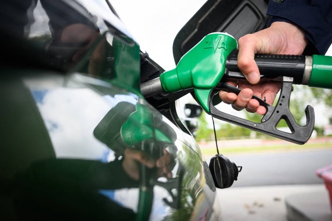 Oil firms lower pump prices