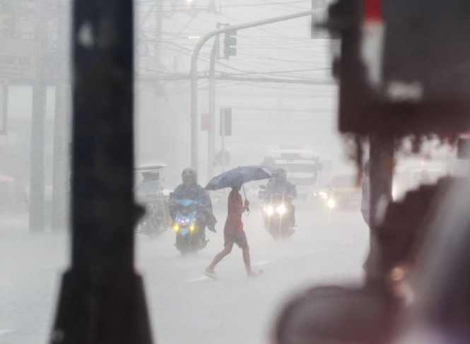 Red rainfall warning issued over Metro Manila, Central and Southern Luzon due to heavy monsoon rains