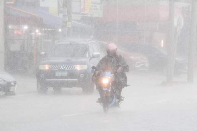 Intense to torrential rain to prevail in Luzon, Pagasa says