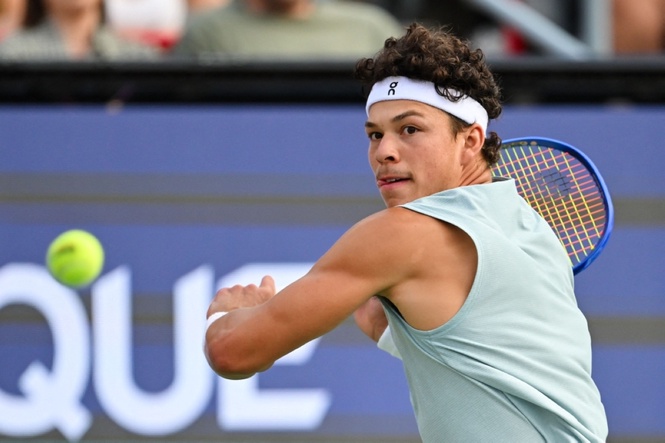 Shelton makes Montreal quarterfinals