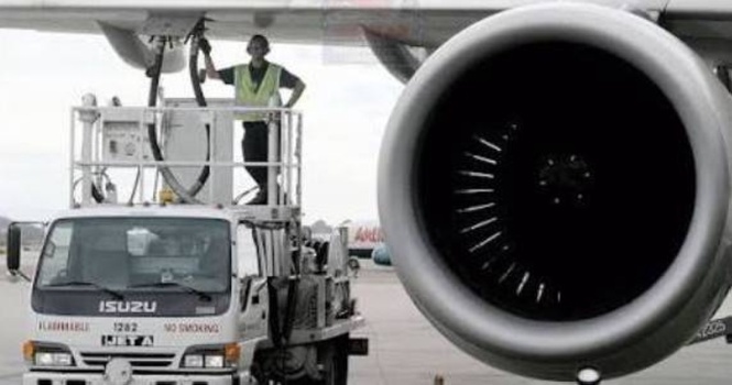 PAL records H1 loss as jet fuel costs rise