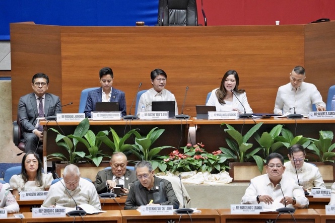 House begins budget review