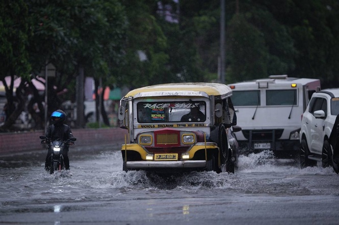 DOTr ensures regular transport operations amid ‘habagat’-induced heavy rains