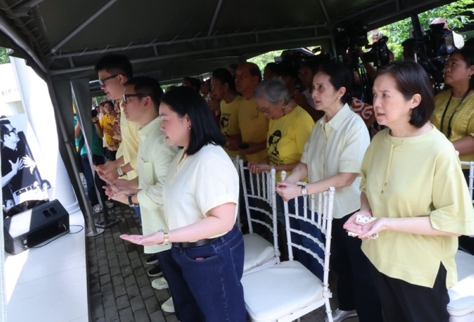 Marcos honors Ninoy on 43rd death anniversary
