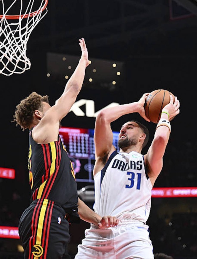 Mavs buy out Thompson, bound for Heat