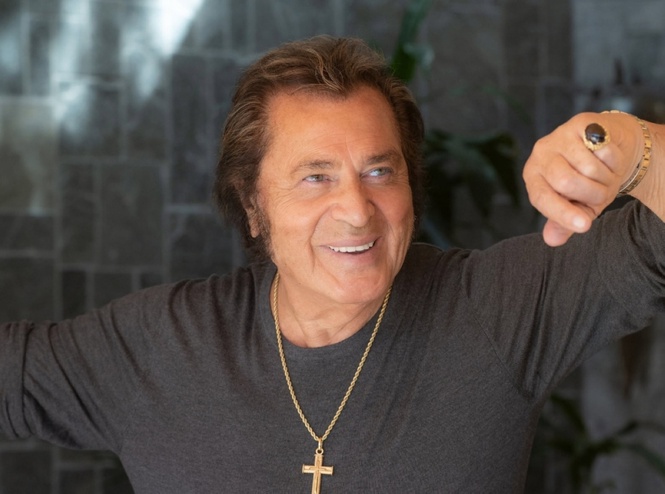 Engelbert Humperdinck brings new music, timeless romance to Manila concert