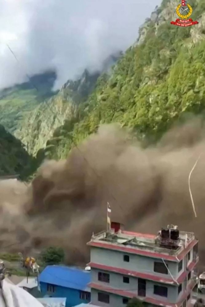 1,300 missing after floods devastate Nepal, Tibet