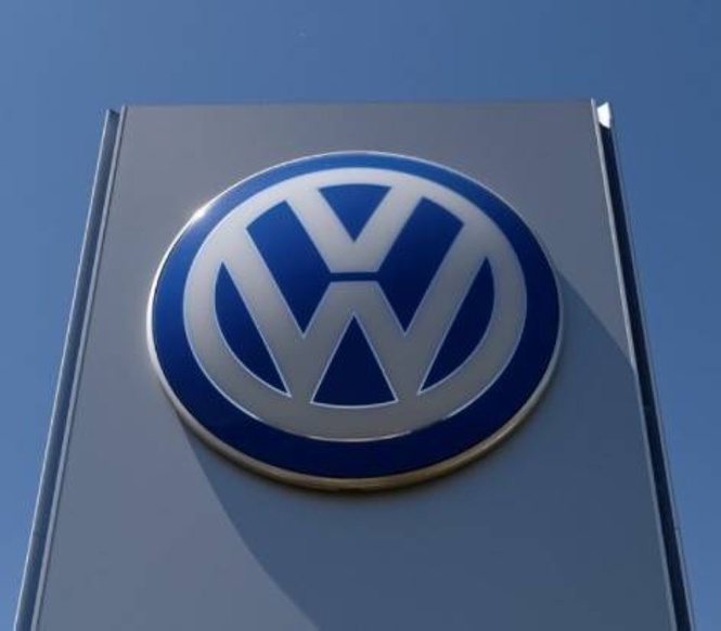 Volkswagen CEO, labor boss dig in ahead of key board meeting