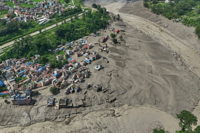 Search on for missing Filipino in Nepal flooding