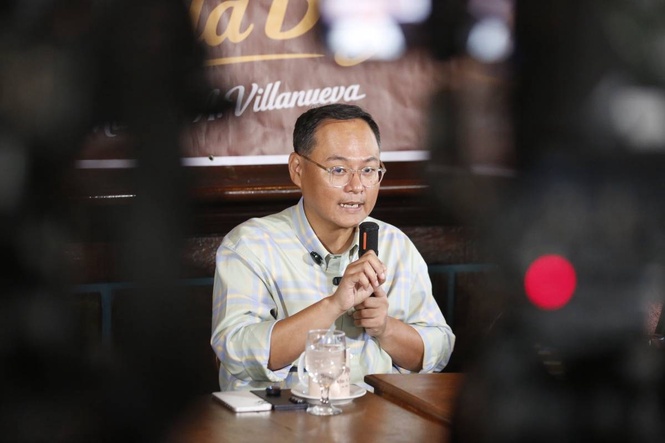 DOTr warns public of individuals posing as agency officials, agents