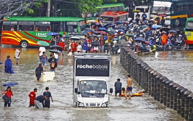 Heavy rainfall brings floods, lahar warning
