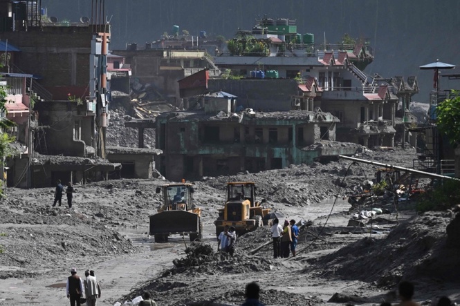 Missing in Nepal-Tibet floods rises past 3,000Missing in Nepal-Tibet floods rises past 3,000