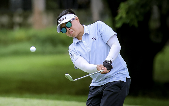 Ababa rises above Summit Point shake-up, leads by 2 after 71