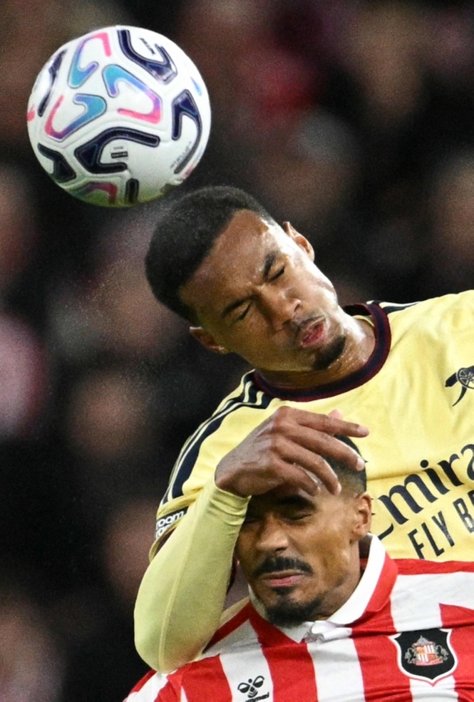 Arsenal extends perfect Premier League star