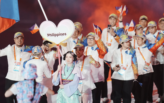 Team Philippines parades in Francis Libiran 'Malaya' barong at 2026 Asian Games opening ceremony