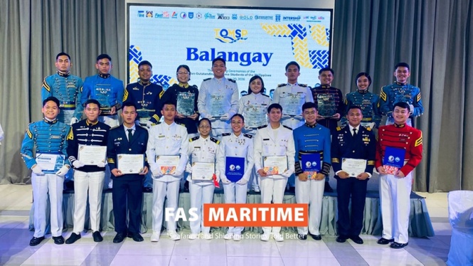 Outstanding maritime students named