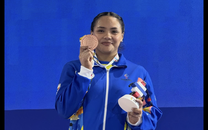 Weightlifter Kristel Macrohon settles for 4th in Asian Games