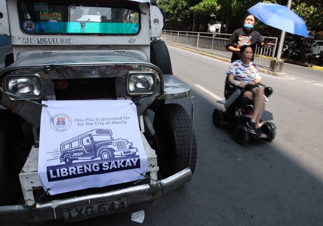 Manila offers free rides amid transport strike