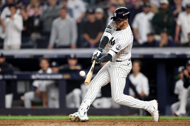 Yankees, White Sox advance to 2nd round of playoffs