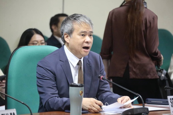 Senate ratifies report on merit scholarship