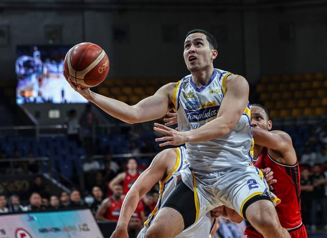 Magnolia beats Blackwater for 4th straight win