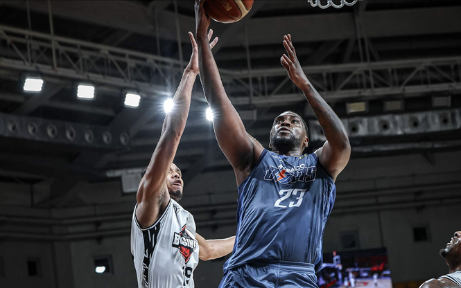 Meralco subdues Blackwater, pumps life in playoff bid