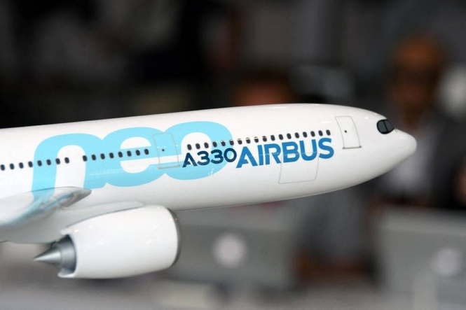 Airbus sees early decision on higher A350 output