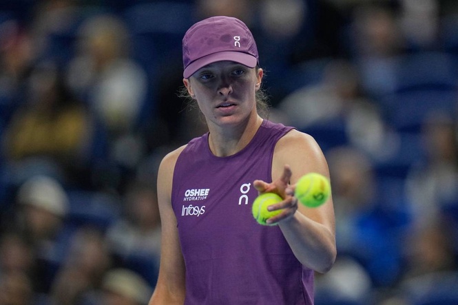 Swiatek breezes into Wuhan Open quarterfinals