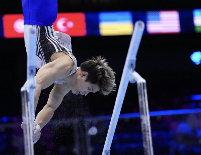 Carlos Yulo eyes double gold finish at Worlds