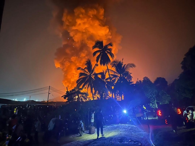 Image from: Three children found dead after fire destroys 200 houses in Sabah water settlement