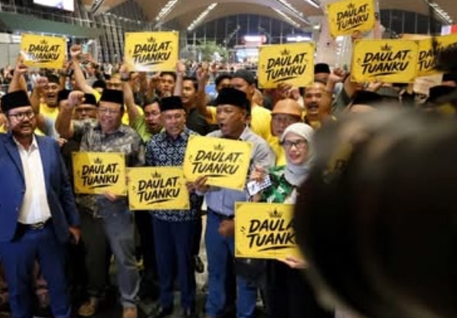 Image from: Calls grow for arrest of Nadzaruddin, Exco, for treason