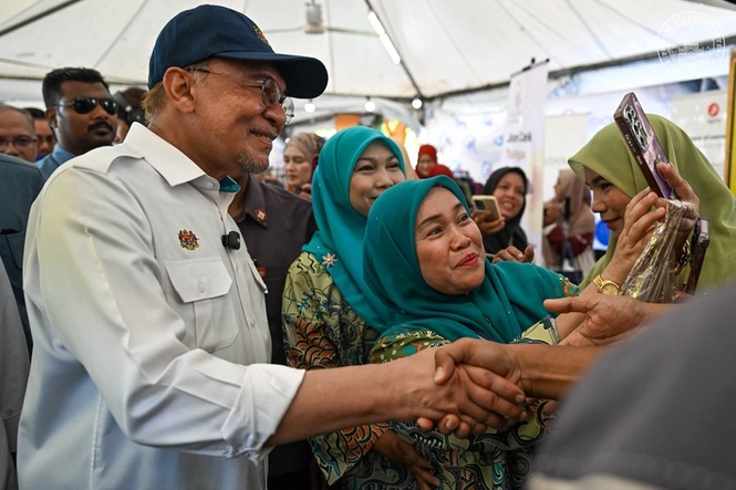 Image from: Friends in Putrajaya, rivals in Johor: Election exposes new realities of coalition politics