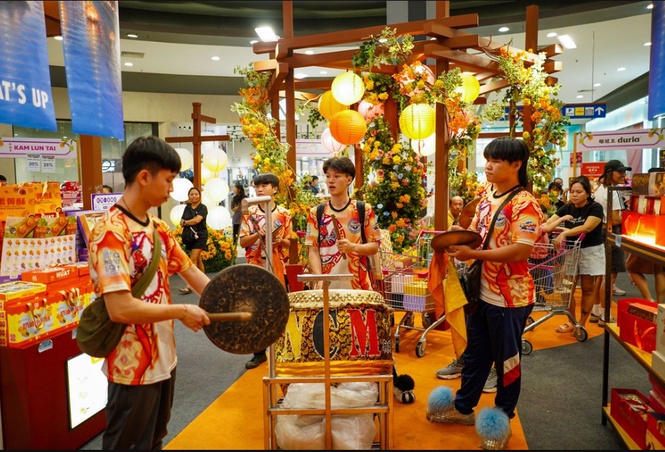 Image from: AEON celebrates mid-autumn “Cherish Reunions” campaign