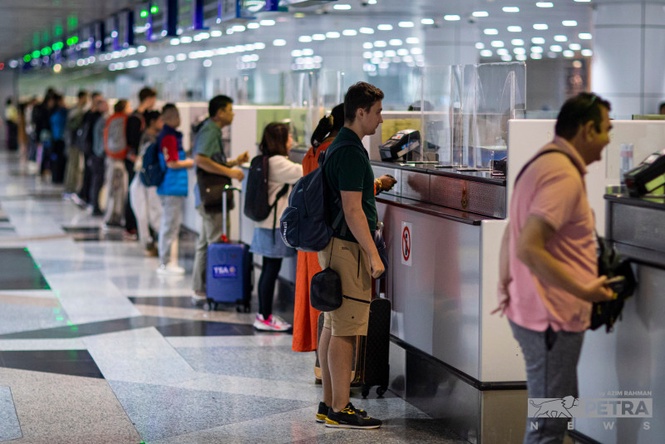 Cabinet approves 17 measures to beef up KLIA security checks, controls