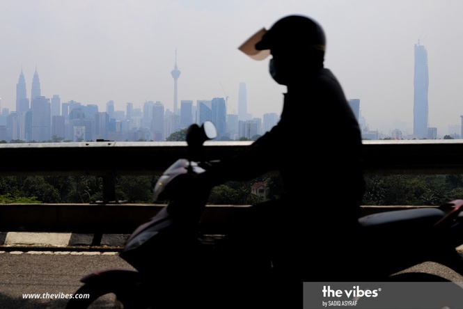 Haze forces school outdoor activities to stop in areas with API above 100