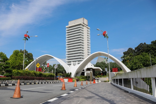 Anwar holds key to revival of two constitutional reform bills
