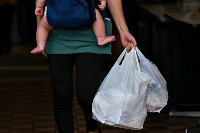 Penang: Hawkers, wet market traders exempted from single-use plastics ban