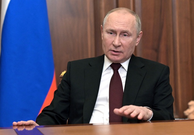 Russia threatens nuclear response if NATO isolates Kaliningrad