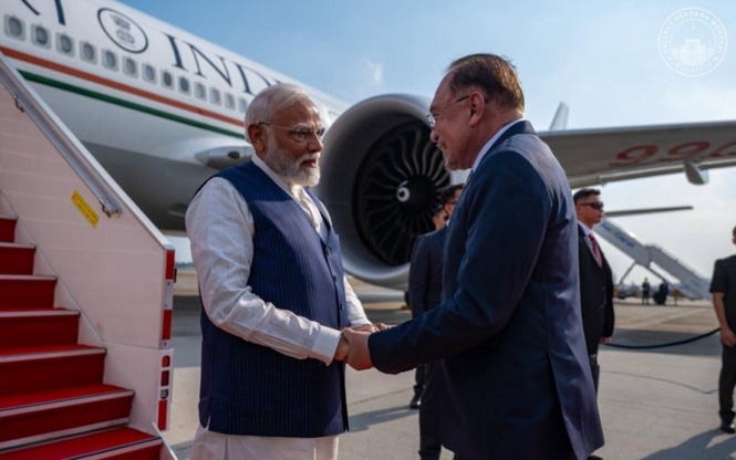 Anwar congratulates Modi on becoming India's longest-serving elected PM