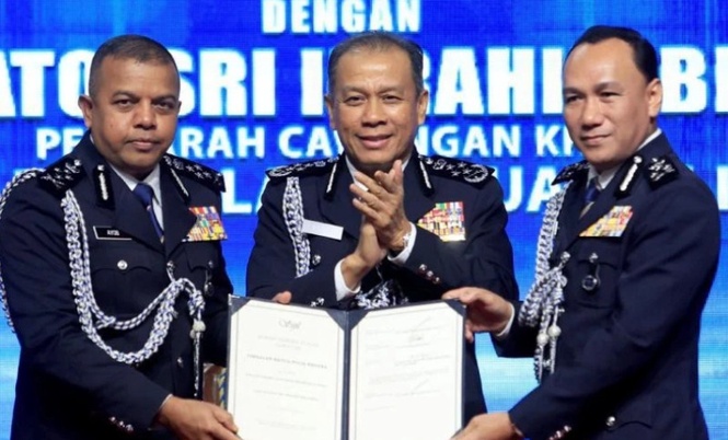 Ayob Khan reminds policemen to uphold integrity, protect PDRM’s reputation
