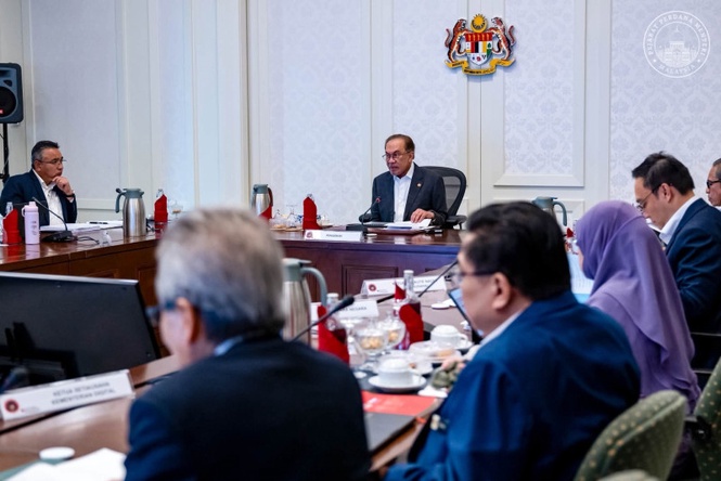 Interpol issues Red Notice for Serba Dinamik CEO, Anwar says - Newswav