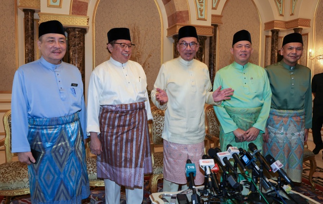 Anwar: Sabah and Sarawak demands must be national agenda, not side issues