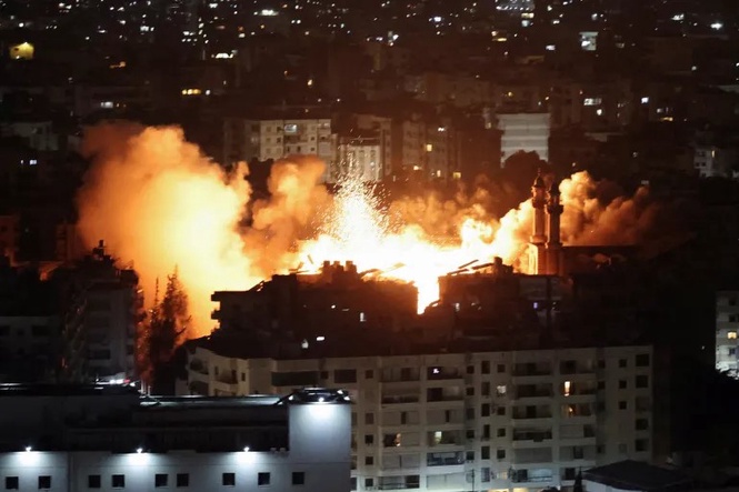 Fragile Lebanon ceasefire raises hopes of wider Iran deal as shelling persists