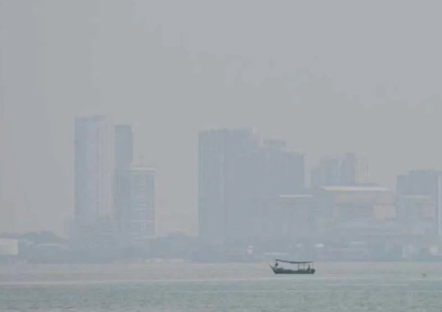Johor bears brunt of haze as nine areas record API readings above 150