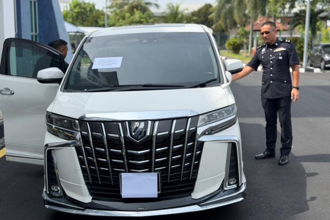 Luxury MPV used to pick Myanmar migrants after border entry