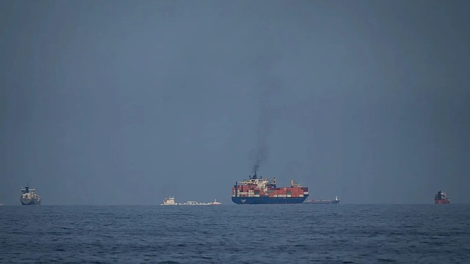 US threatens indefinite Iran blockade as Hormuz crisis deepens