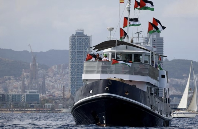 Second humanitarian flotilla sets sail from Barcelona amid bid to break Gaza blockade
